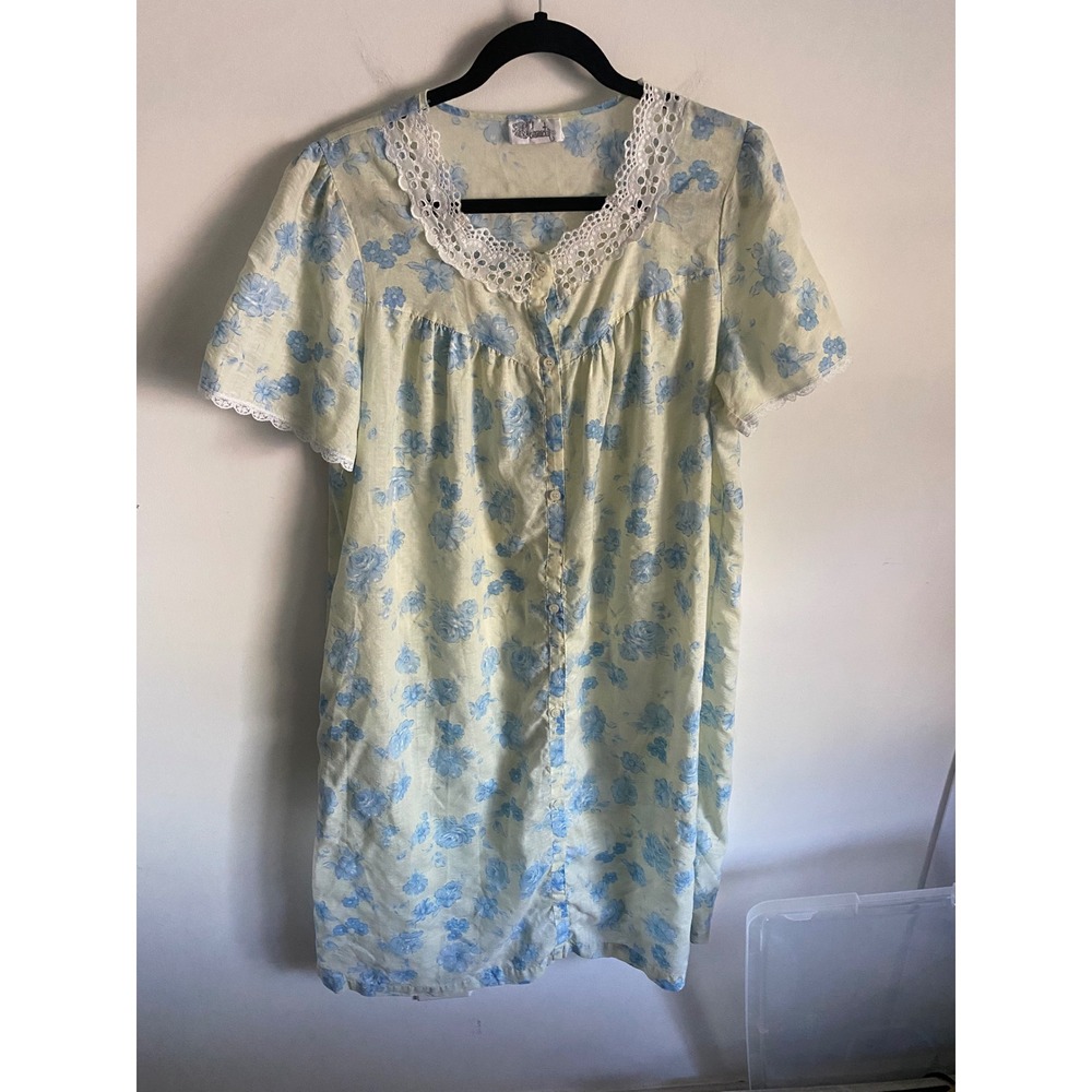 Vintage Character Floral Nightgown Blue Rose Eyelet Lace Seersucker‎ House Dress